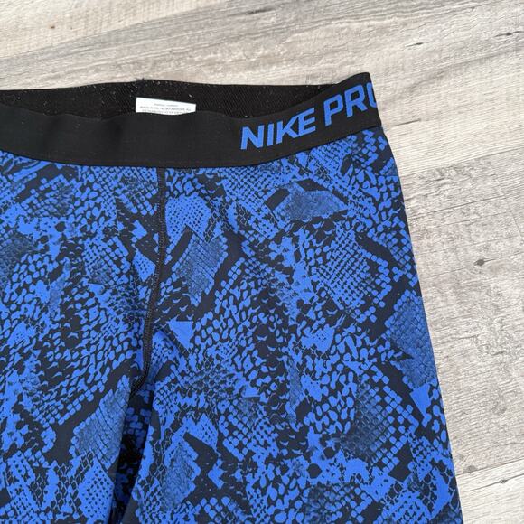 NIKE PRO Training Capri Pants Womens M Blue Snake Print Cropped Leggings 694381 - Picture 8 of 8